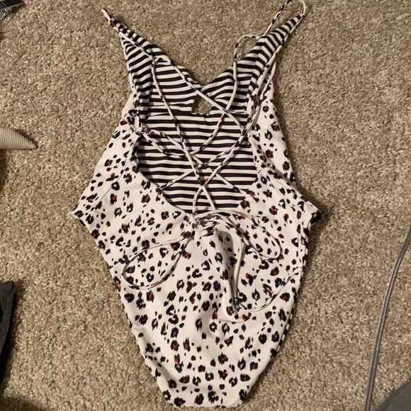 Swim suit can be work two different ways like new gently used - Picture 3 of 5